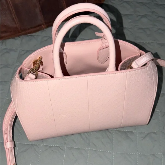 Ferragamo Pink Leather Top-Handle Satchel Bag with Gold Hardware - Picture 5 of 7